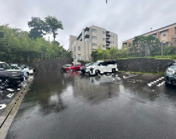駐車場(chǎng)(共用設(shè)備)  寫(xiě)真撮影日：2024-06-18