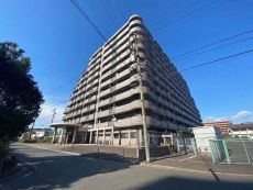 名鉄常滑線「尾張橫須賀」駅 徒歩5分。総113戸、地上11階建マンション。4階部分、南東向き住戸。