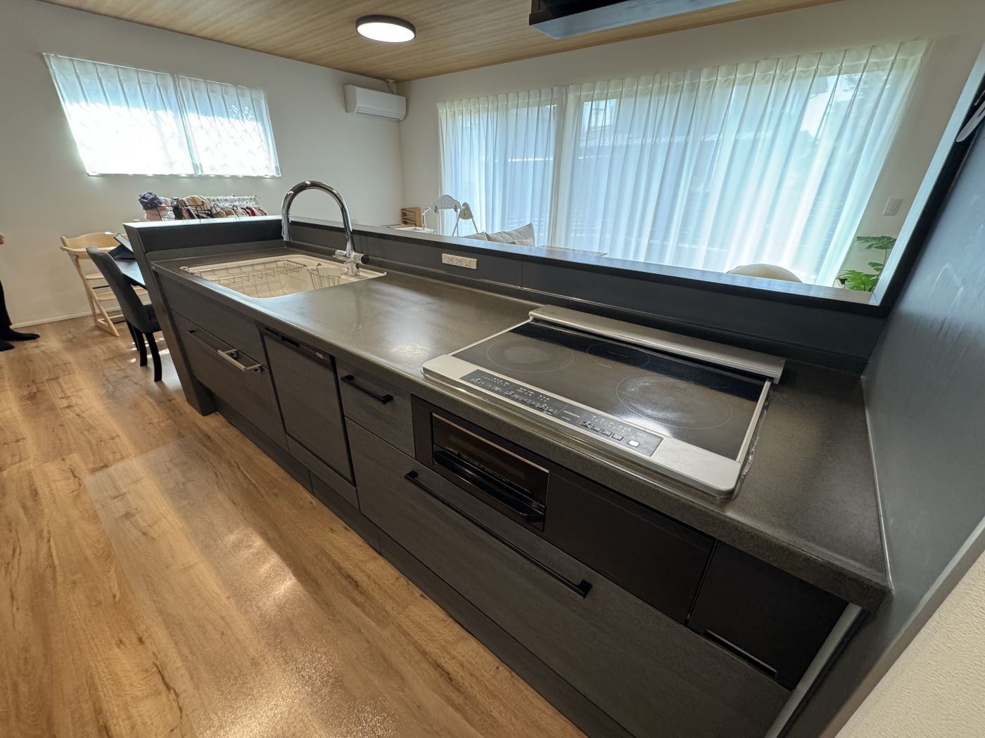 K 寫真撮影日：8/1/25, 12:00?AM