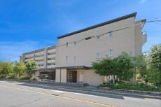 地上6階建の最上階?南東角住戸です。全居室がバルコニーに面し、開放的で心地よい住空間です。