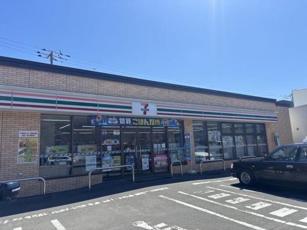 セブン-イレブン札幌真駒內幸町店 300m 寫真撮影日：2025-05-12
