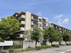 阪急神戸線「西宮北口」駅まで徒歩14分。駅まではフラットな道のりで、通勤の負擔が軽減されます。