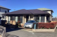 南側(cè)外観（軽量鉄骨造の平屋建です。）