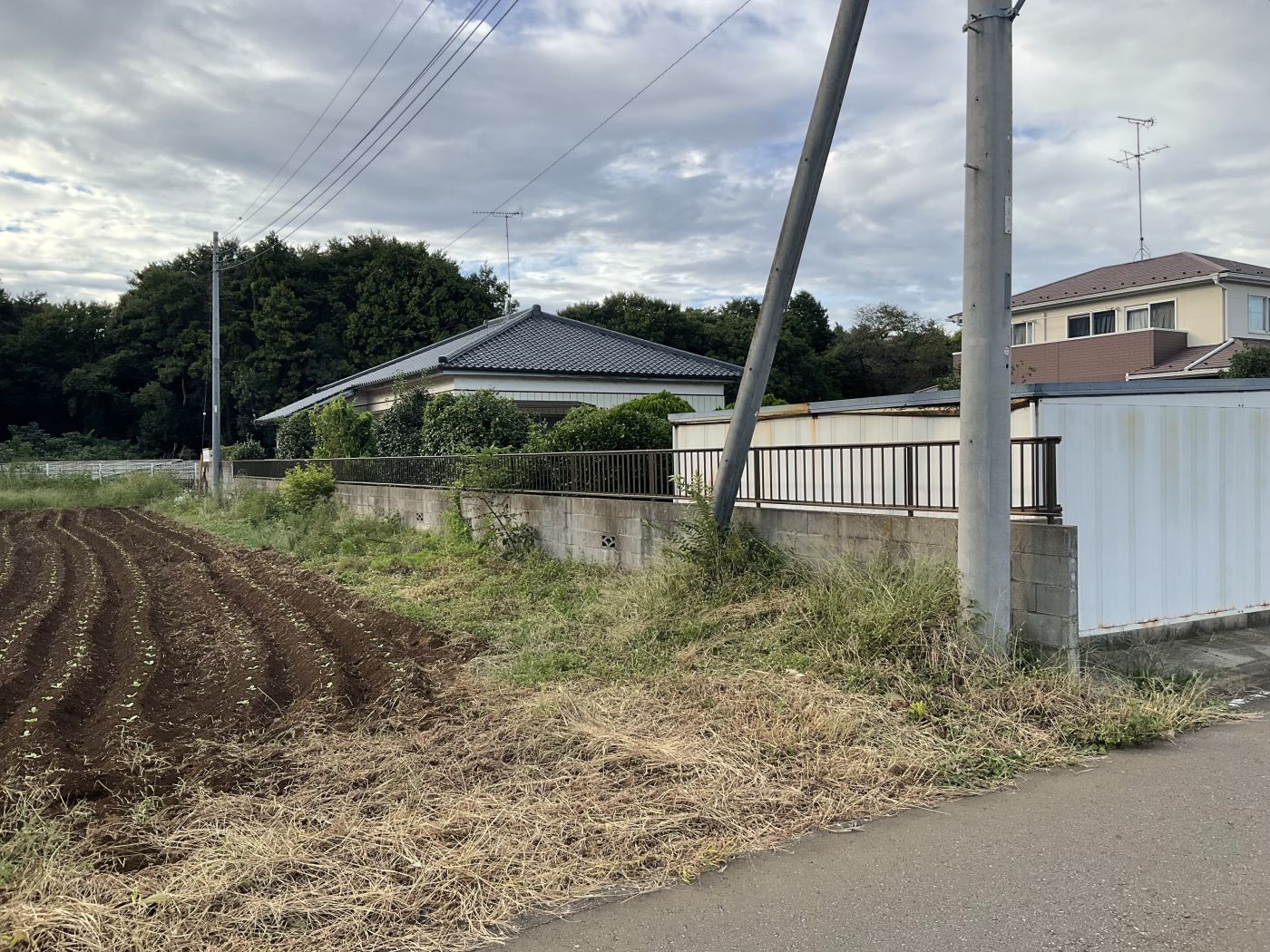 ガレージ 寫真撮影日：9/1/25, 12:00?AM