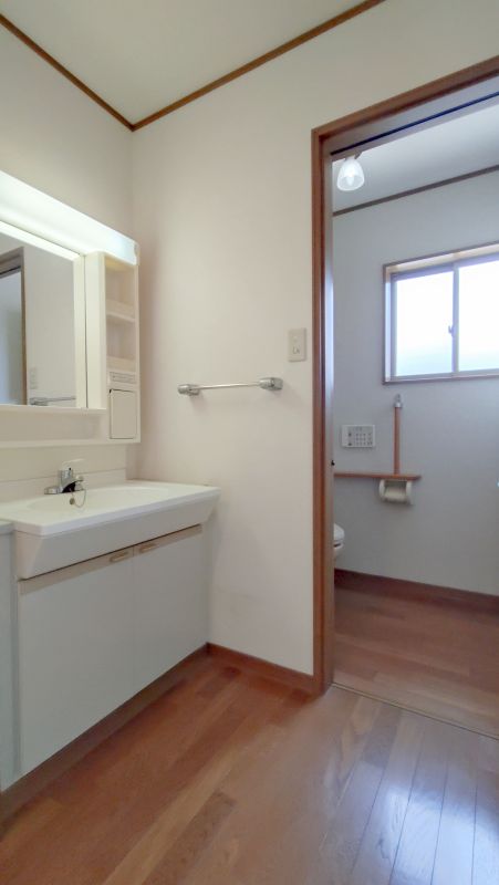 ２階にも洗面臺とトイレ　２０２５年６月撮影