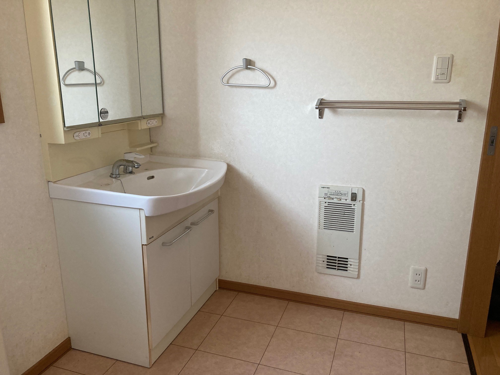 洗面室 寫真撮影日：8/20/25, 12:00?AM