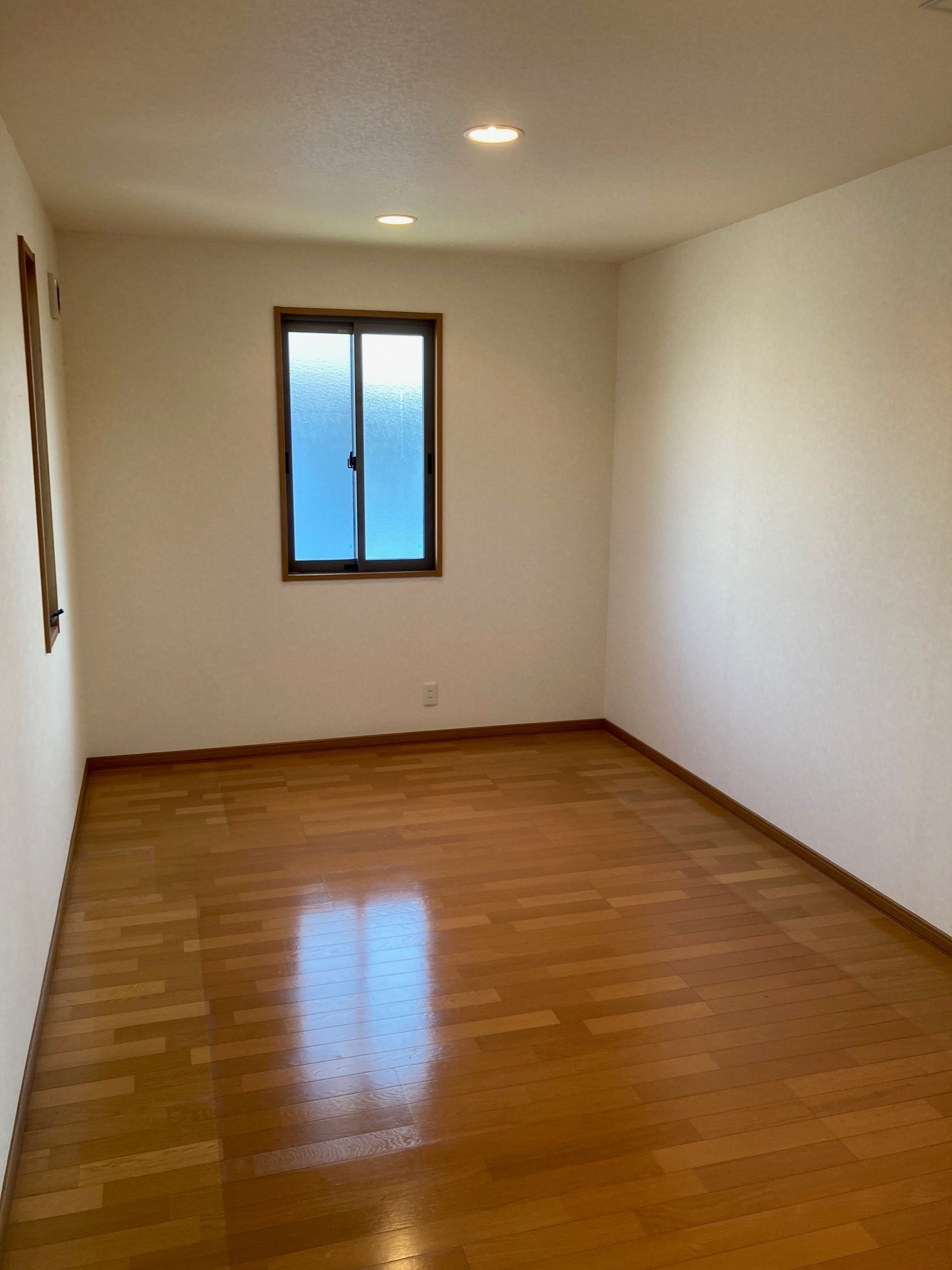 洋室 寫真撮影日：8/20/25, 12:00?AM