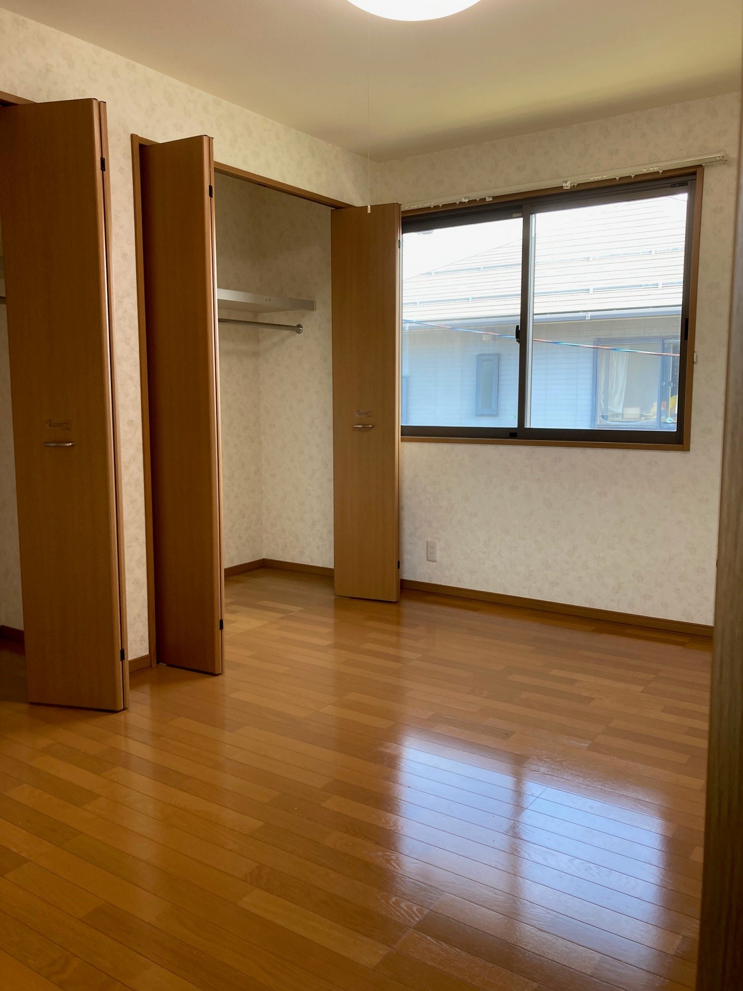 洋室 寫真撮影日：8/20/25, 12:00?AM