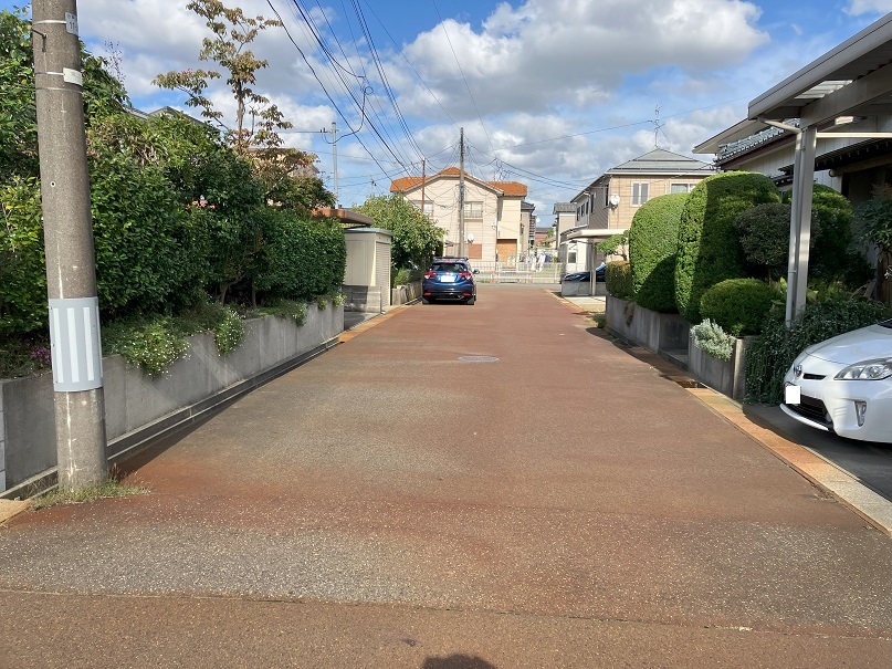 前面道路 寫真撮影日：10/1/25, 12:00?AM