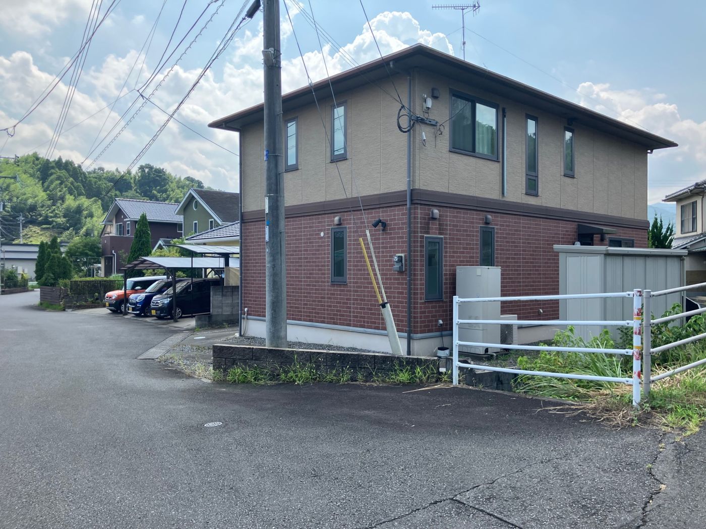 道路 寫真撮影日：8/1/25, 12:00?AM