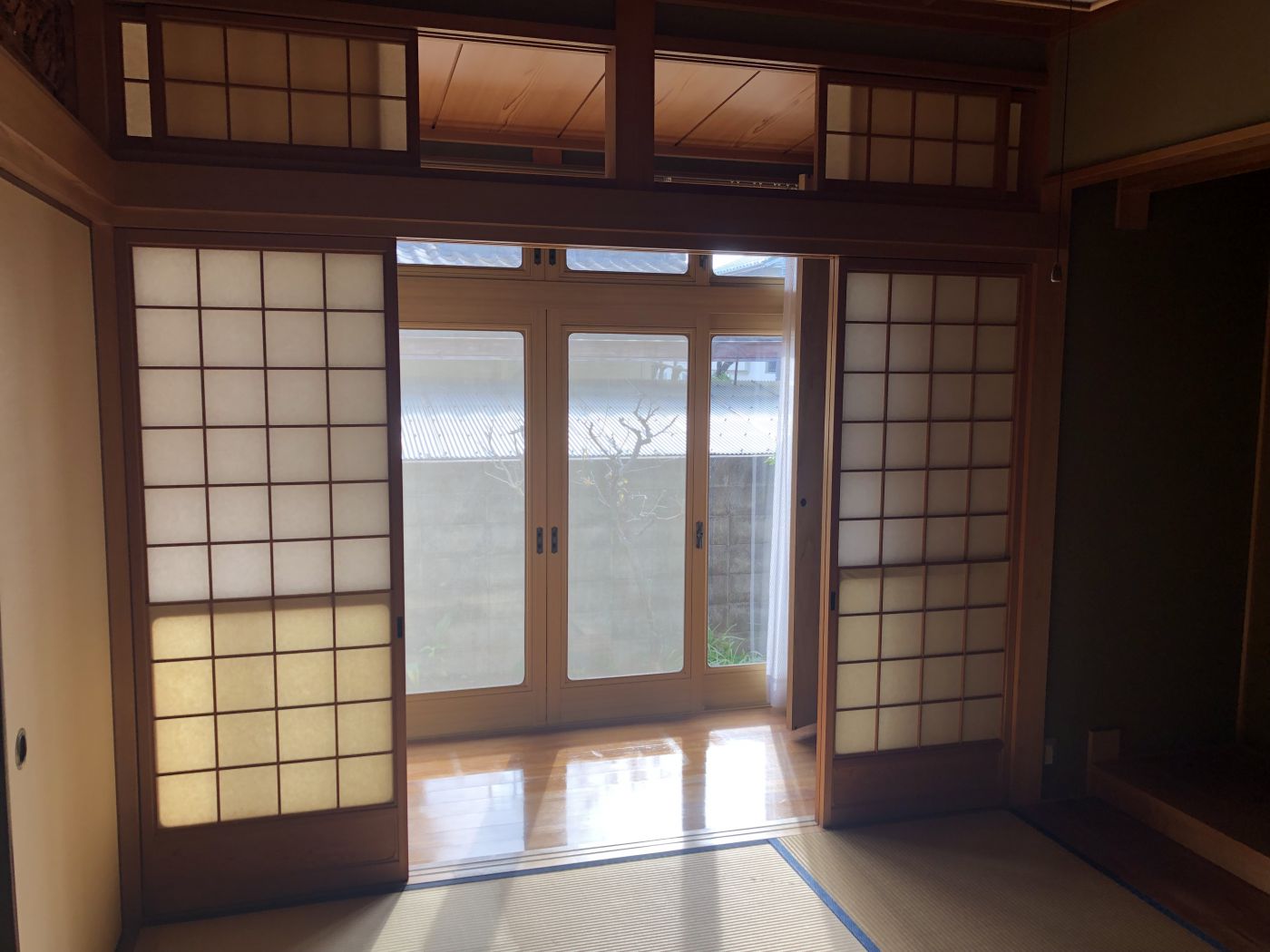 摺り上げ障子 寫真撮影日：12/4/22, 12:00?AM