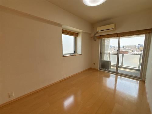 洋室（７．３帖）