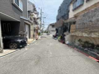 南東側道路