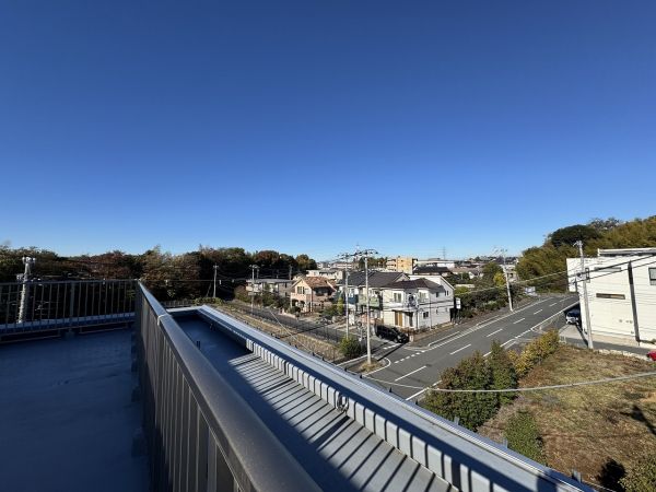 バルコニー  寫真撮影日：2024-11-30
