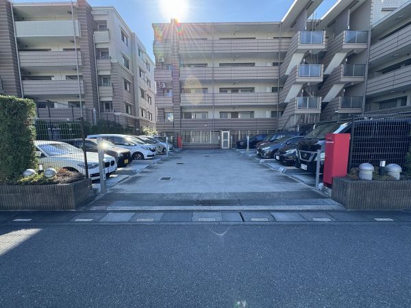 駐車場(共用設(shè)備)  寫真撮影日：2024-11-08