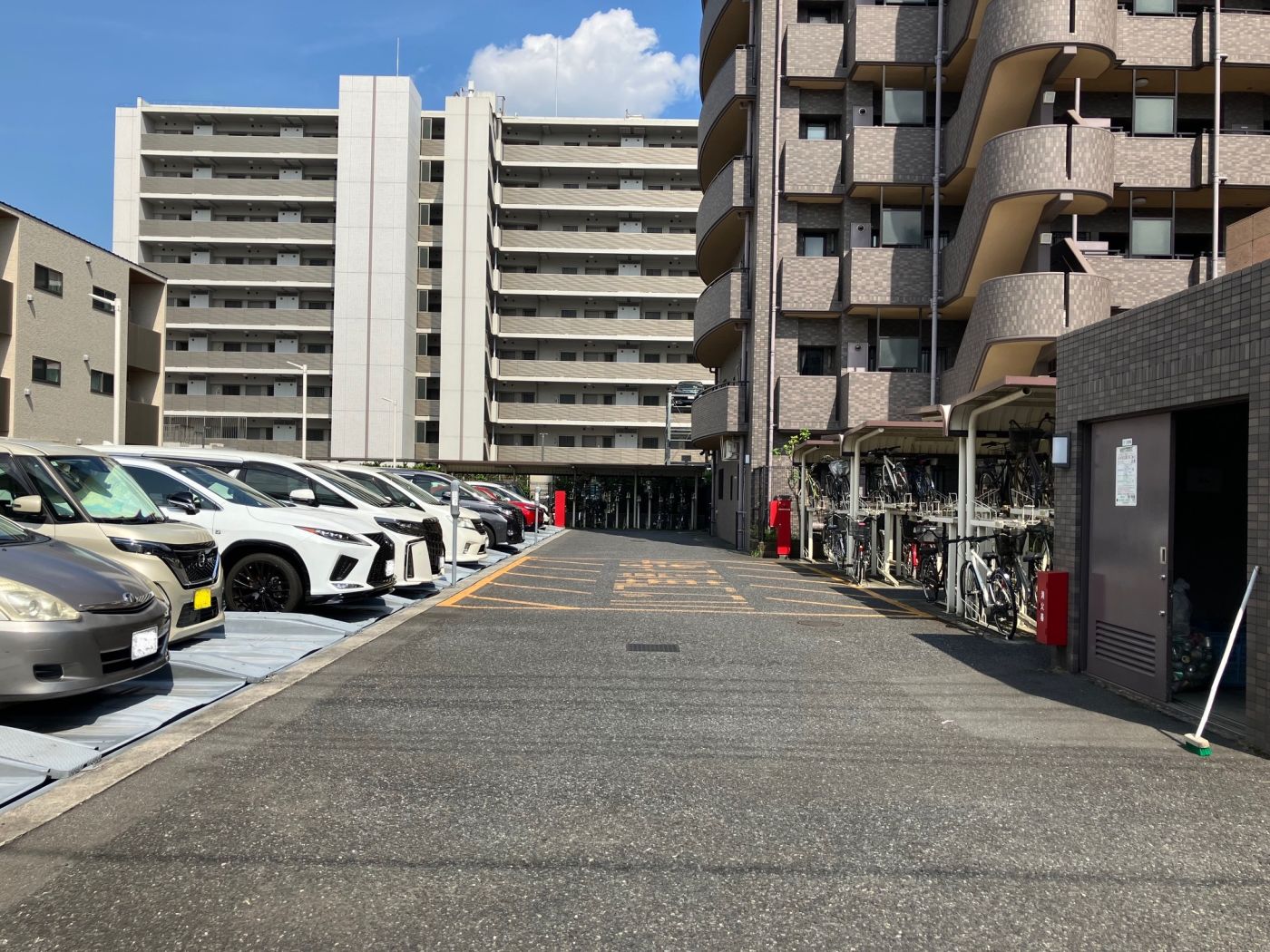 駐車場 寫真撮影日：10/1/25, 12:00?AM