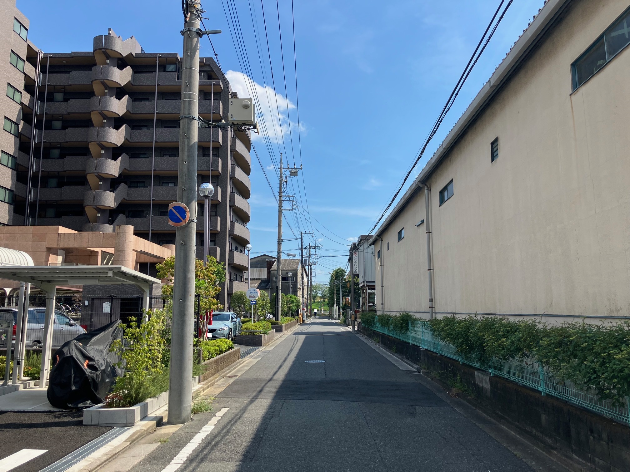 道路 寫真撮影日：10/1/25, 12:00?AM