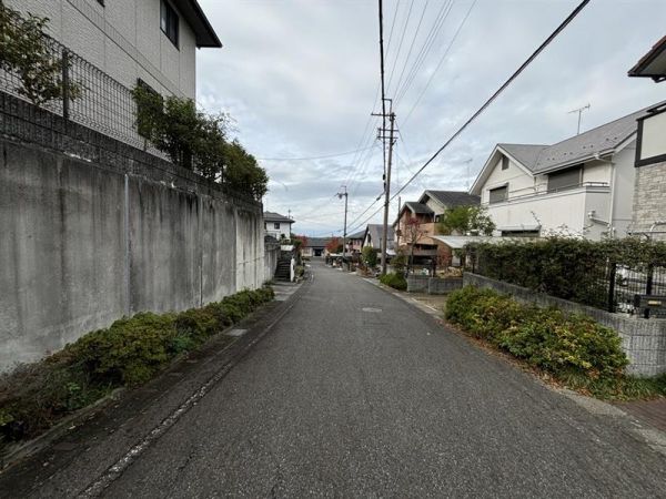 前面道路含む現地寫真  寫真撮影日：2024-12-06