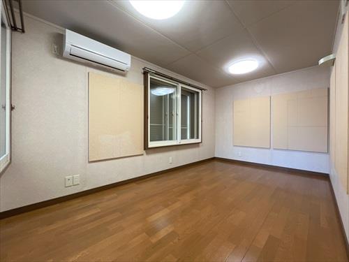 １Ｆ　洋室約７．５帖