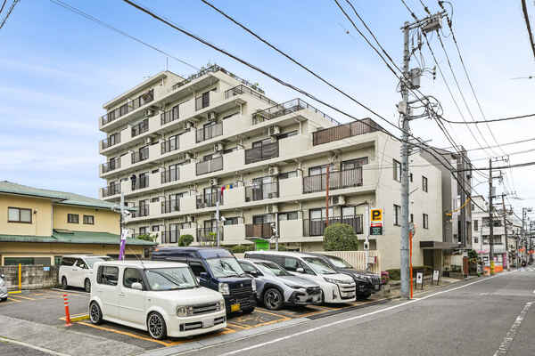東武東上線「大山」駅 徒歩8分の立地です。