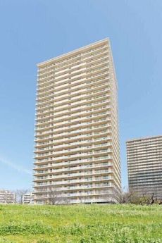 東急多摩川線「下丸子」駅徒歩10分。28階建、総戸數962戸の大規模タワー型マンションです。