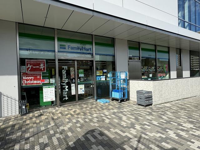 ファミリマート多摩鶴牧三丁目店 250m 寫真撮影日：2025-05-01
