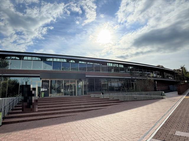 多摩市立中央図書館 700m 寫真撮影日：2025-05-01