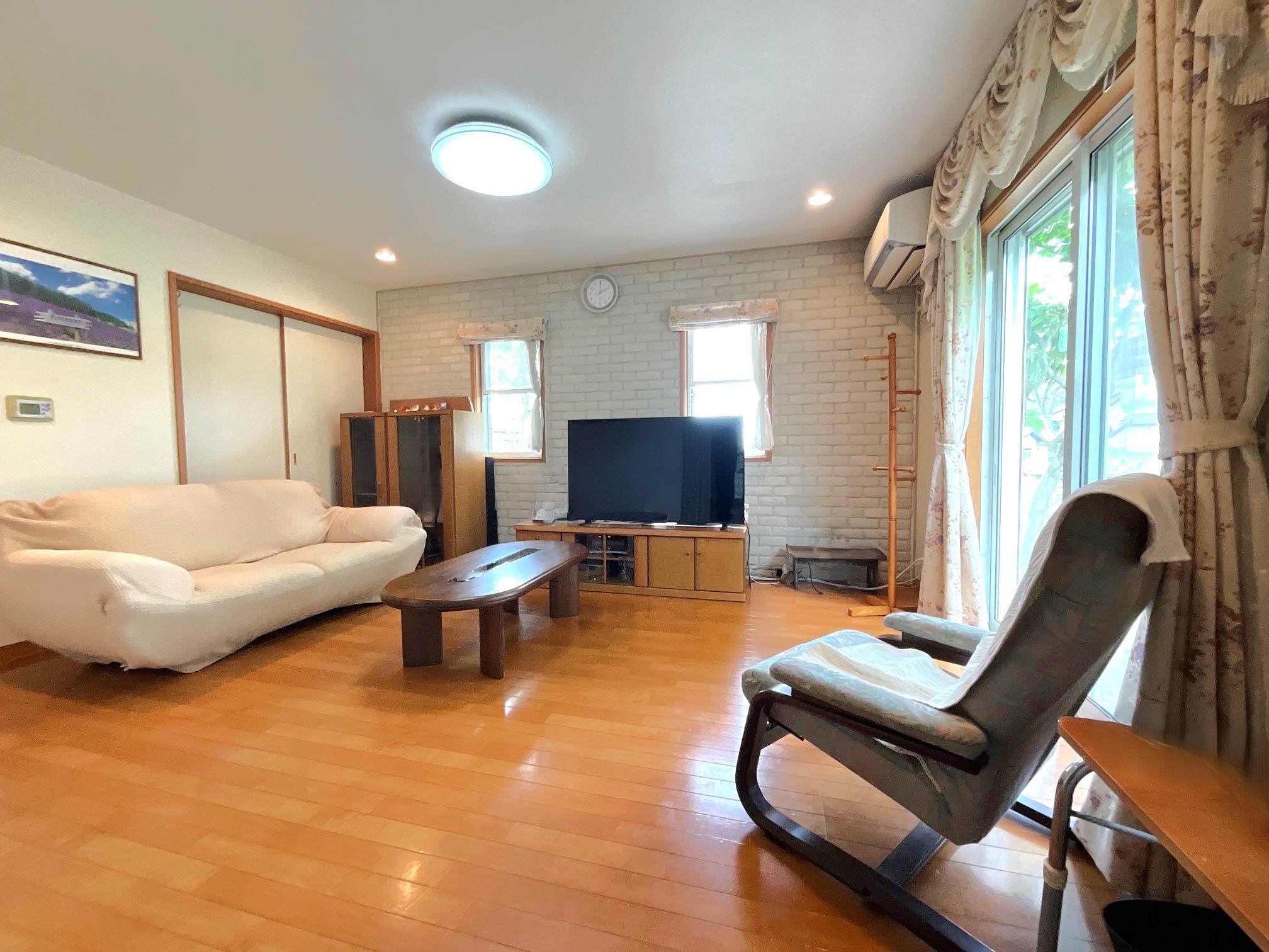 リビング10帖　床暖房付きです。