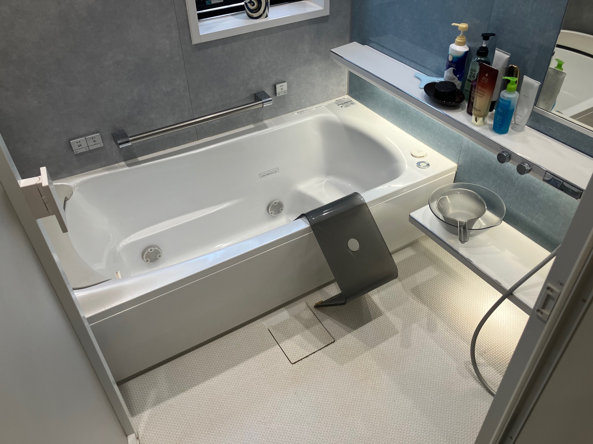 浴室 寫真撮影日：6/1/25, 12:00?AM