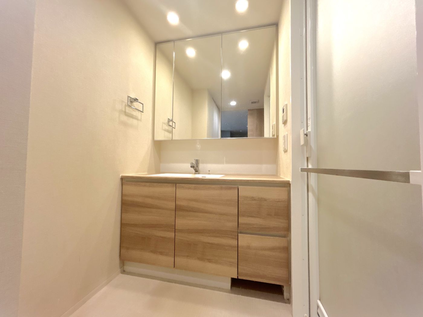 洗面室 寫真撮影日：9/1/25, 12:00?AM