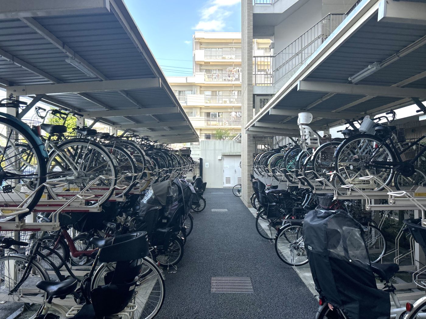 駐輪場(chǎng) 寫真撮影日：9/1/25, 12:00?AM