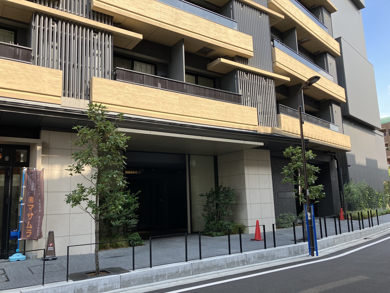 エントランス外観（２０２５年９月撮影）