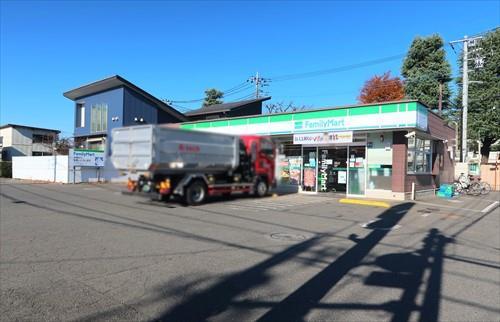 ファミリーマート立川四中前店６５０ｍ