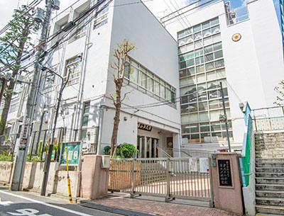 文京區立津久戸小學校