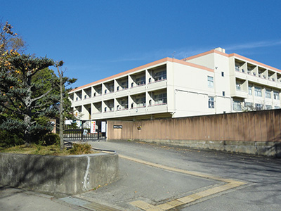 東登美ヶ丘小學校