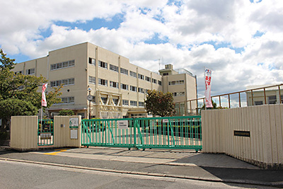 高槻市立如是中學校