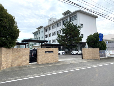 松山市立鴨川中學校