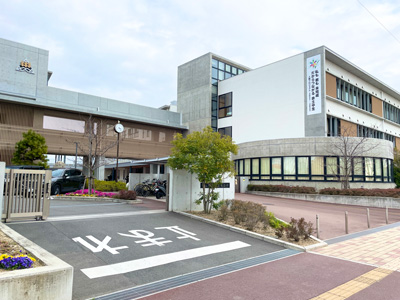 余土中學校