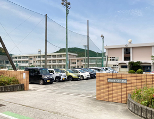 徳島市上八萬小學校