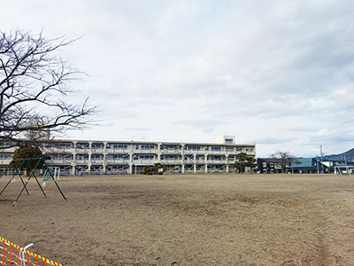見前小學校