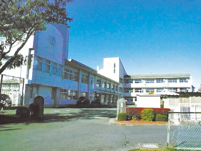 見前中學校