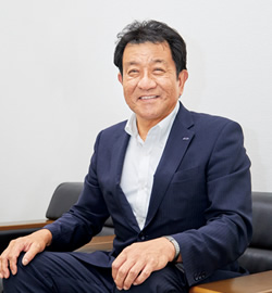 ぼんち株式會社　代表取締役社長　遠藤 純民（すみひと）様