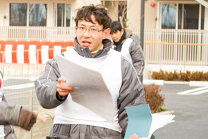 外構擔當の鈴木