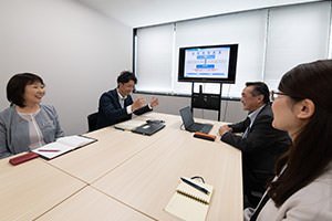 営業(yè)推進室のミーティング
