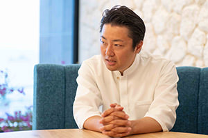 舞臺(tái)で物語を創(chuàng)りだすのは「人」