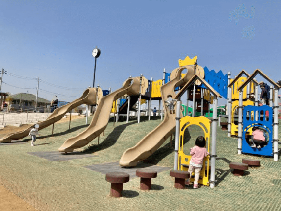 鶴見花月園公園 徒歩５分　　?あそびい橫浜