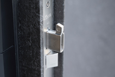 鎌デッドボルト錠