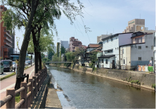 旭川 徒歩2分 (約100m)