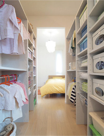 寢室に隣接したファミリークローゼットのイメージ